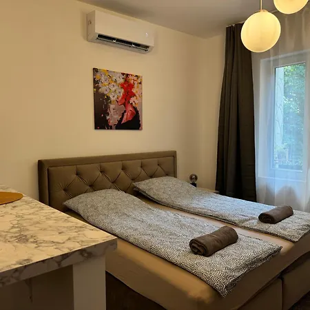 Suzannah Apartment By The Danube Budapest Exterior photo