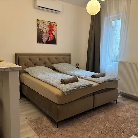 Suzannah Apartment By The Danube Budapest Exterior photo